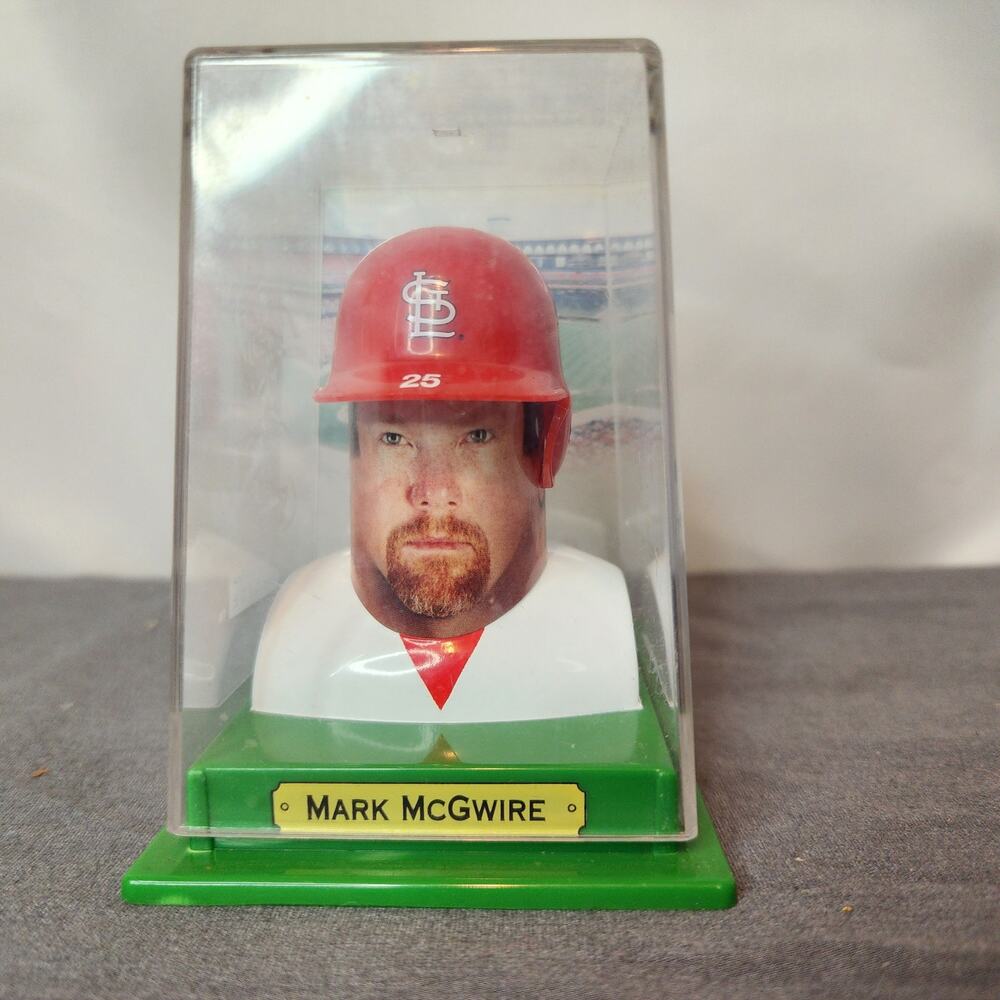 Riddell Sports Game Greats Mark McGwire Figure 1998